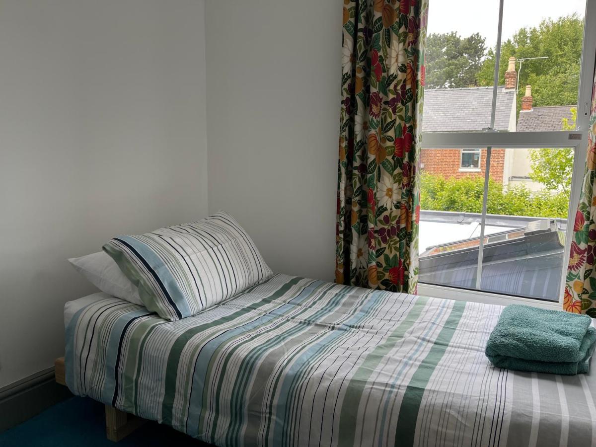Lake Street Accommodation Oxford Bagian luar foto