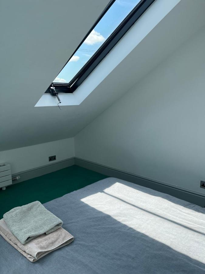 Lake Street Accommodation Oxford Bagian luar foto